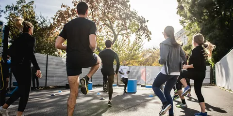 Fiziskās aktivitātes un veselība: ieguvumi, riski un drošība