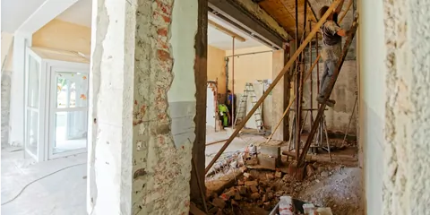 Dzīvokļa remonts un mājokļa apdrošināšana: riski, par kuriem aizmirst