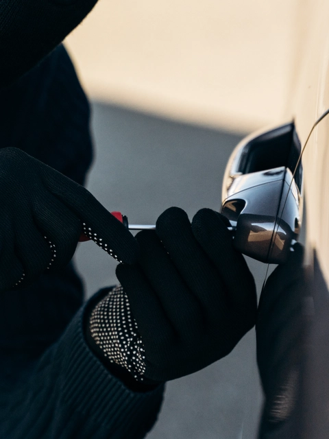 Zādzības mēģinājums pie noliktavas