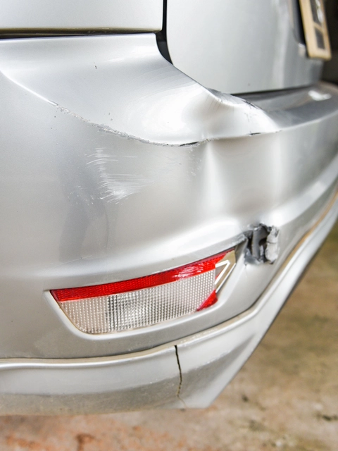 Bojājumi stāvvietā bez vainīgā