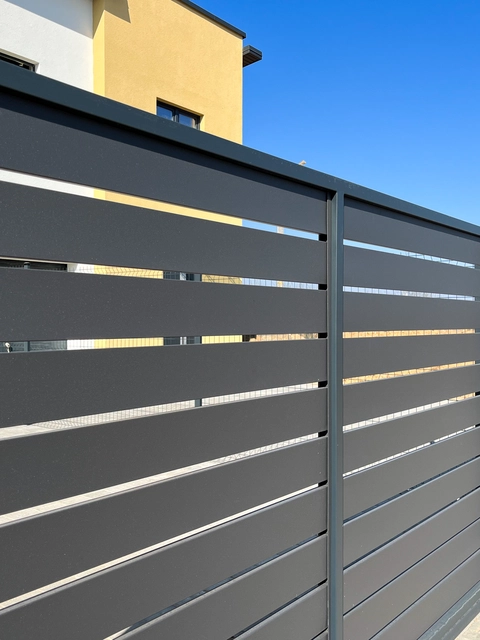 Sabojāts žogs privātīpašumā