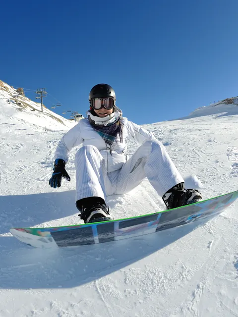 Kritiens trasē un rokas lūzums